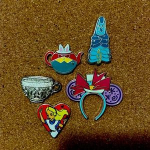 Disney Official Trading Pins Custom Alice in Wonderland order